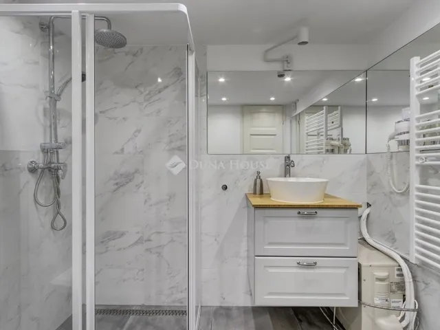 Eladó lakás Budapest V. kerület, Belváros 100 nm