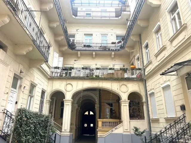 Eladó lakás Budapest VI. kerület, Nagykörúton kívüli terület 62 nm