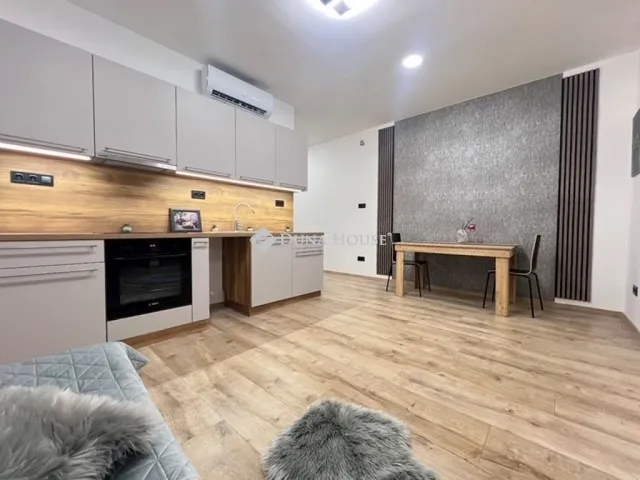 Eladó lakás Budapest VI. kerület, Nagykörúton kívüli terület 62 nm