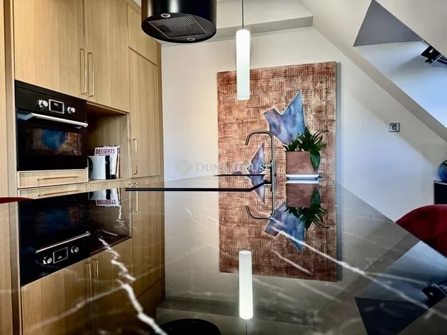 Eladó lakás Budapest VI. kerület, Nagykörúton kívüli terület 92 nm