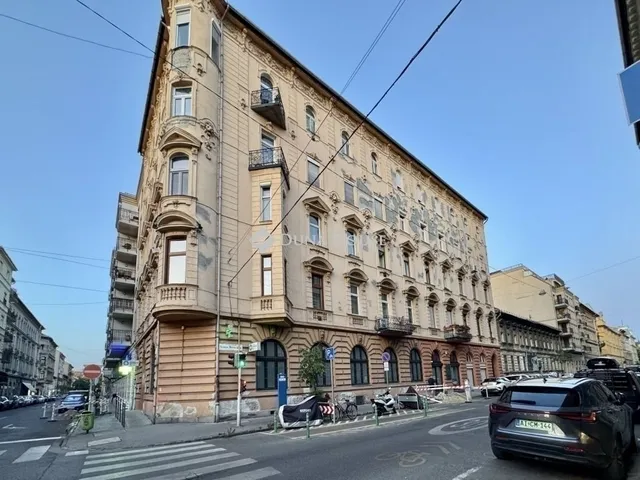 Eladó lakás Budapest VI. kerület, Nagykörúton kívüli terület 92 nm