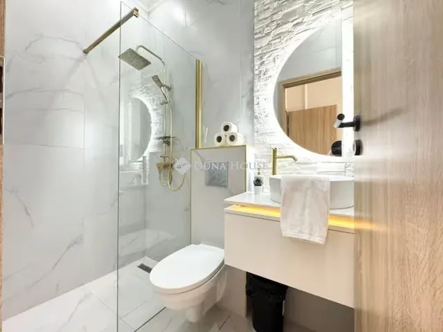 Eladó lakás Budapest VI. kerület, Nagykörúton belüli terület 98 nm