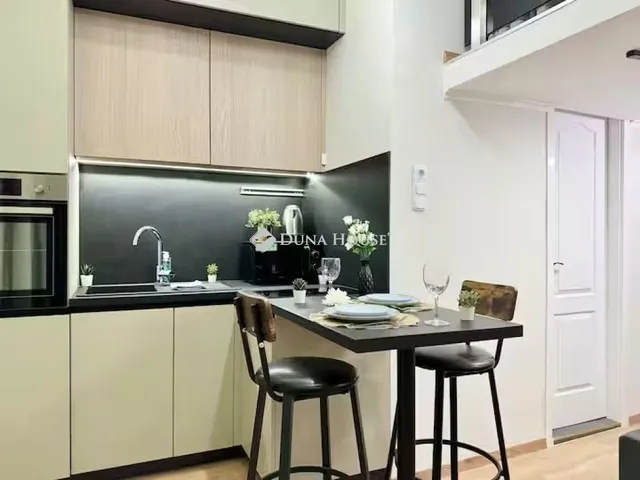 Eladó lakás Budapest VI. kerület, Nagykörúton belüli terület 98 nm