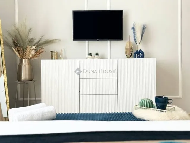 Eladó lakás Budapest VI. kerület, Nagykörúton belüli terület 98 nm