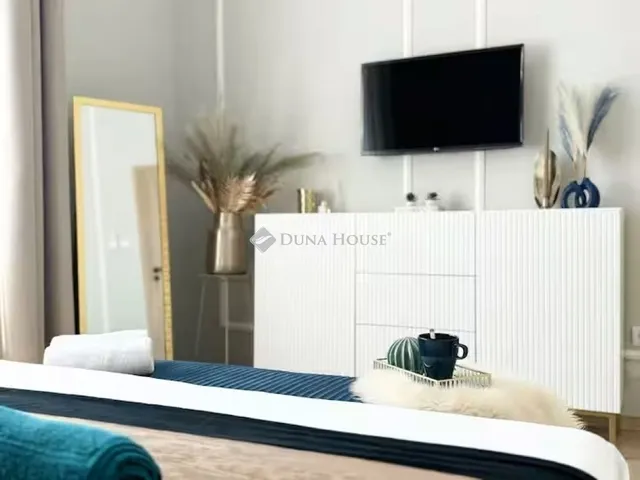 Eladó lakás Budapest VI. kerület, Nagykörúton belüli terület 98 nm