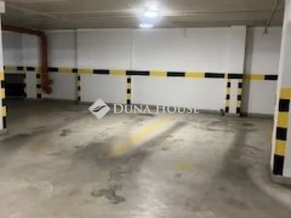 Eladó garázs Budapest XIII. kerület 12 nm