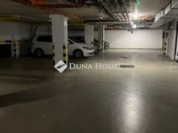 Eladó garázs Budapest XIII. kerület 12 nm