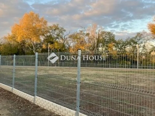 Eladó telek Budapest XVII. kerület 4030 nm