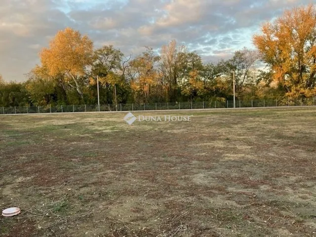 Eladó telek Budapest XVII. kerület 4030 nm