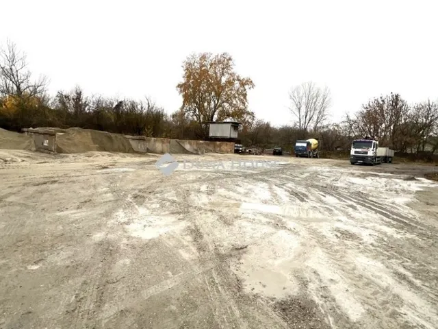 Eladó kereskedelmi és ipari ingatlan Budapest XVI. kerület 10 nm