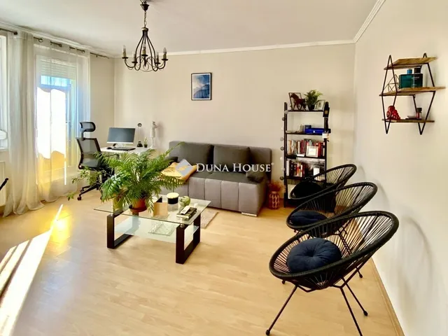 Eladó lakás Pápa 69 nm