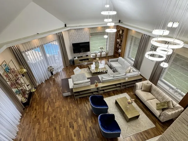 Eladó ház Göd 330 nm