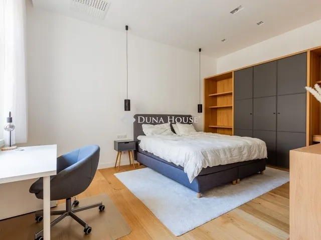 Eladó lakás Budapest V. kerület 131 nm