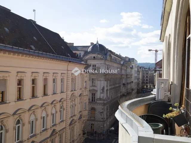 Eladó lakás Budapest V. kerület 131 nm