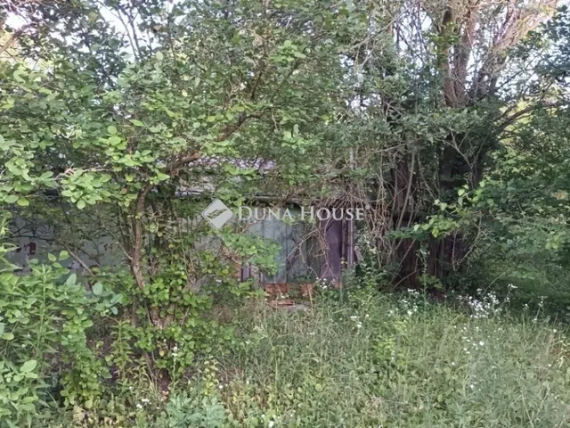 Eladó telek Jászberény 1700 nm