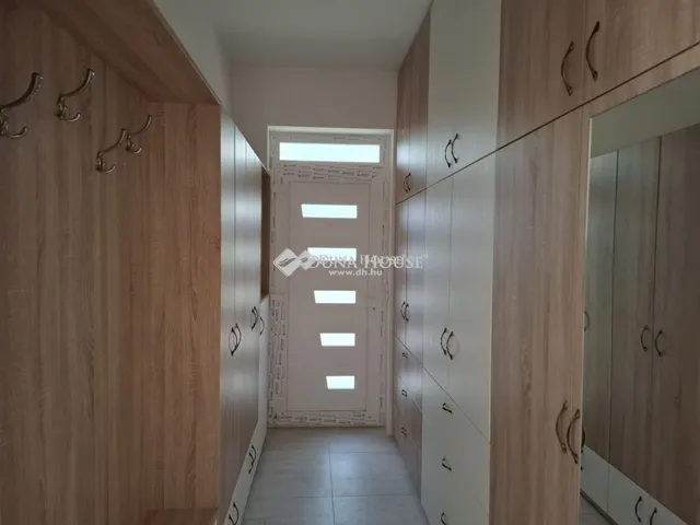 Eladó ház Budapest XVI. kerület 150 nm