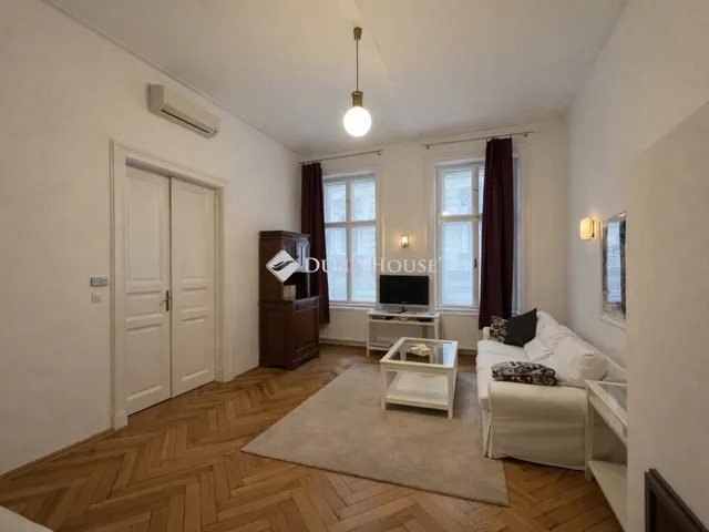 Eladó lakás Budapest VI. kerület 74 nm