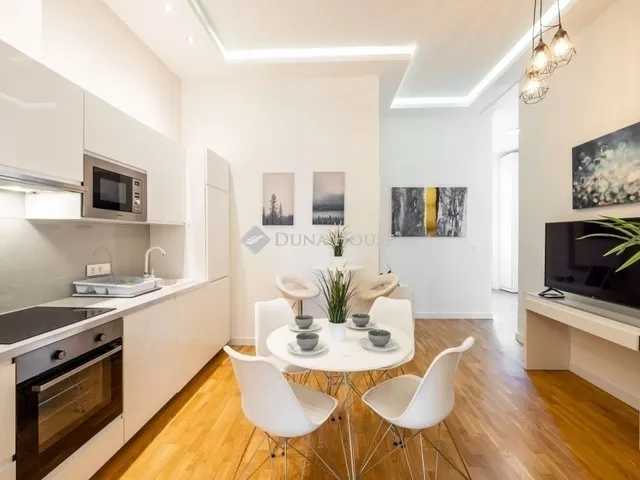 Eladó lakás Budapest VI. kerület 70 nm