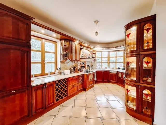 Eladó ház Solymár 245 nm