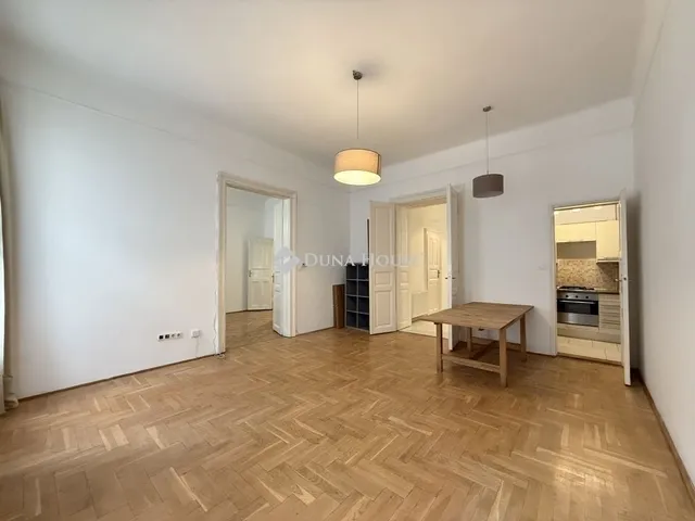 Eladó lakás Budapest VI. kerület 87 nm