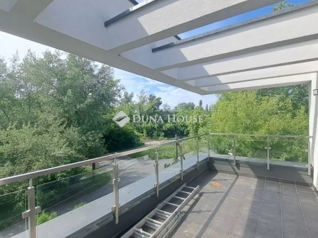 Eladó lakás Budapest III. kerület 188 nm