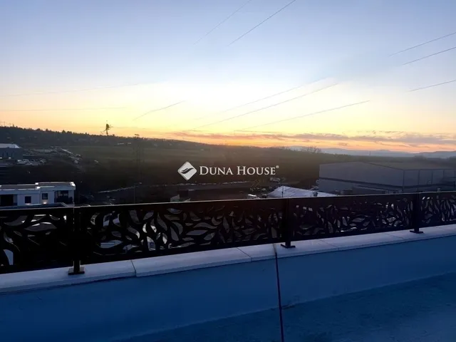 Eladó lakás Mogyoród 147 nm