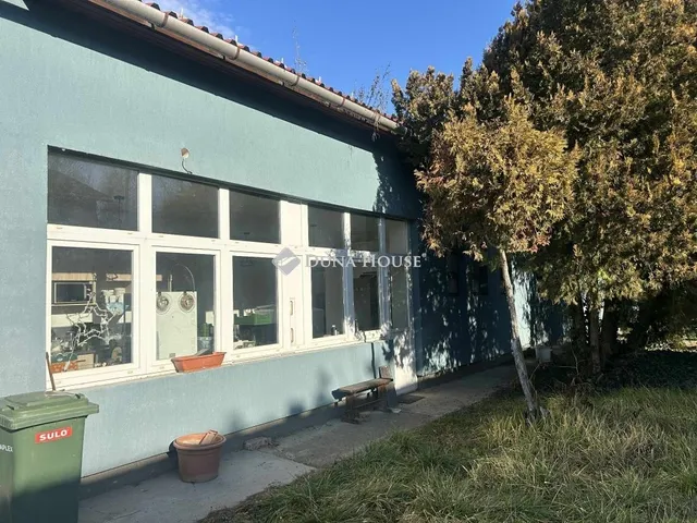 Eladó kereskedelmi és ipari ingatlan Budapest XXIII. kerület 1800 nm