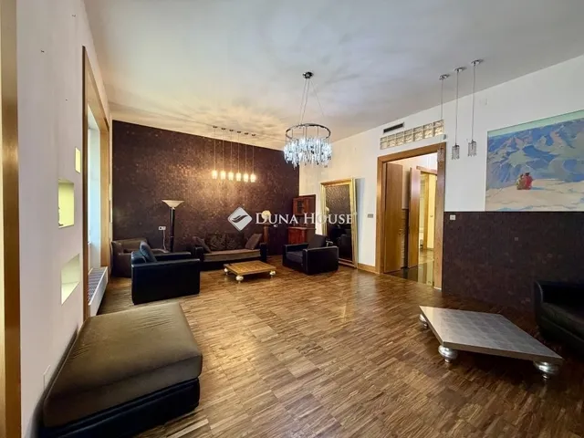 Eladó lakás Budapest II. kerület, Országút 100 nm