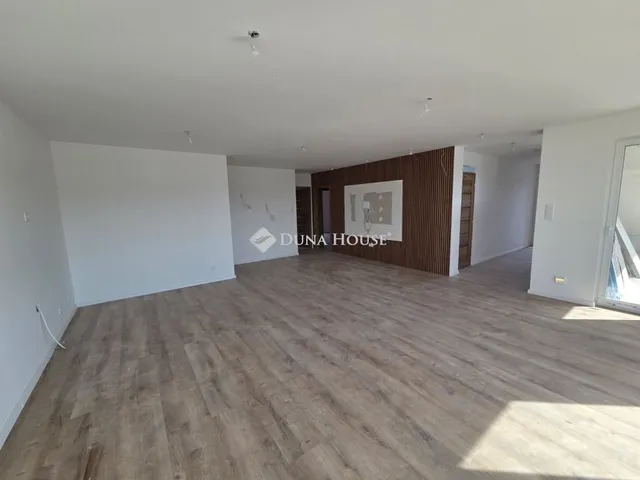 Eladó ház Mogyoród 198 nm