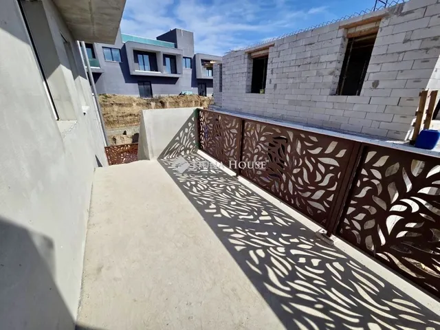 Eladó ház Mogyoród 182 nm