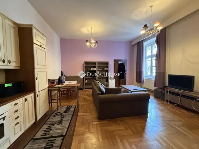 Eladó lakás Budapest V. kerület 57 nm