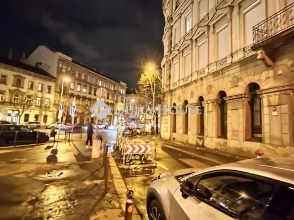 Eladó lakás Budapest VI. kerület 30 nm