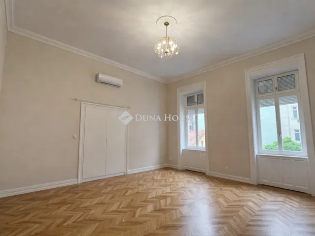 Eladó lakás Budapest V. kerület 111 nm