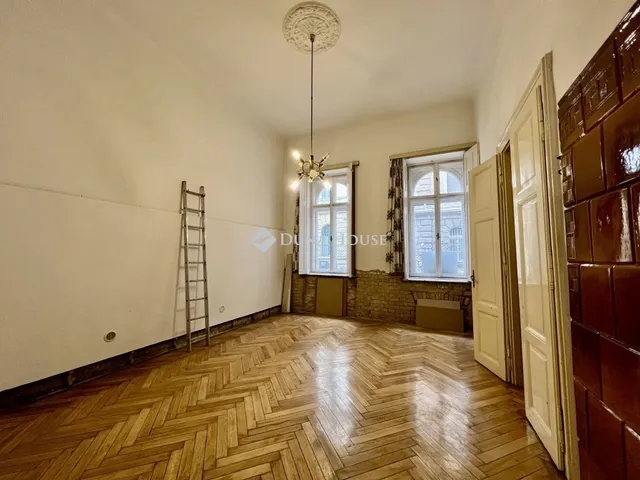Eladó nyaraló Budapest VIII. kerület 77 nm
