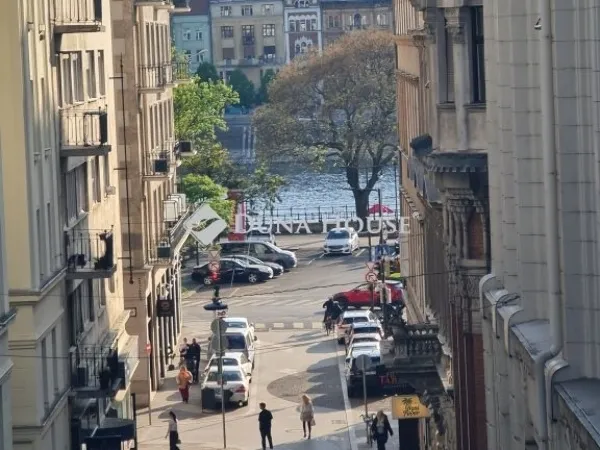 Eladó lakás Budapest V. kerület 89 nm