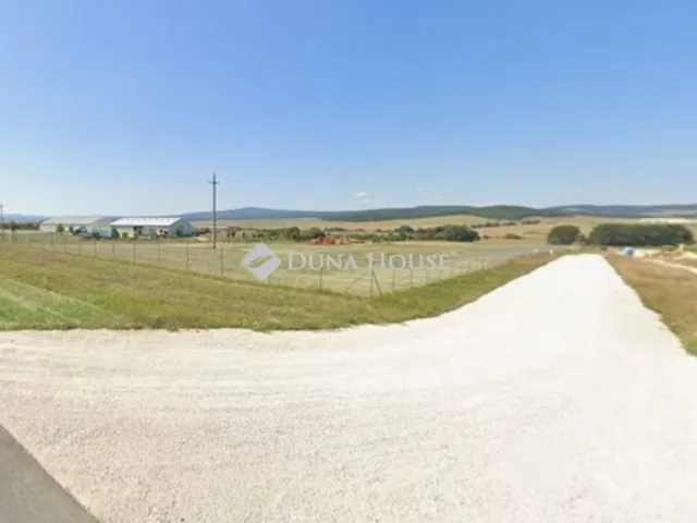 Eladó kereskedelmi és ipari ingatlan Tótvázsony 3000 nm