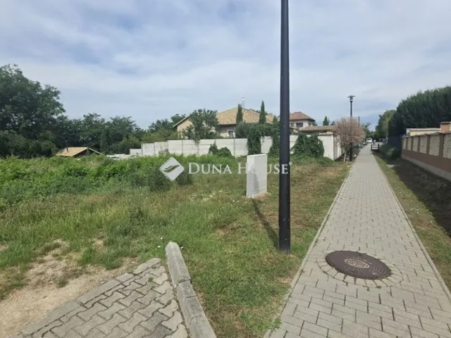 Eladó telek Fót 927 nm