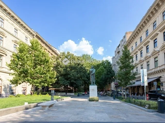 Eladó lakás Budapest VI. kerület 71 nm