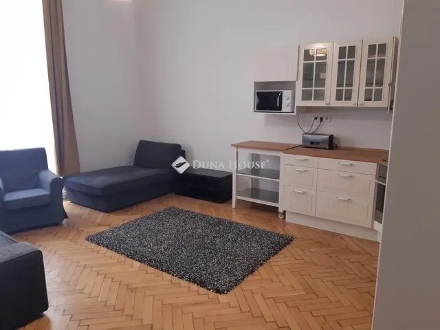 Eladó lakás Budapest VI. kerület 87 nm