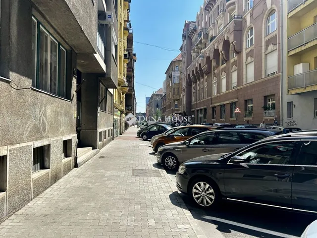 Eladó kereskedelmi és ipari ingatlan Budapest XIII. kerület 282 nm