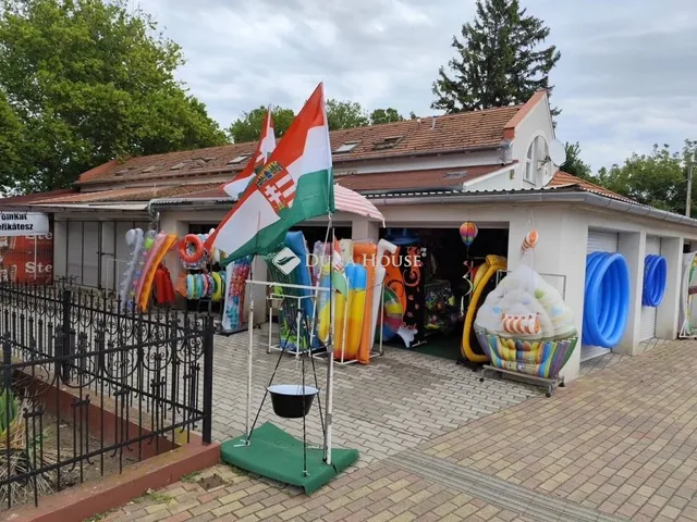 Eladó kereskedelmi és ipari ingatlan Balatonmáriafürdő 161 nm
