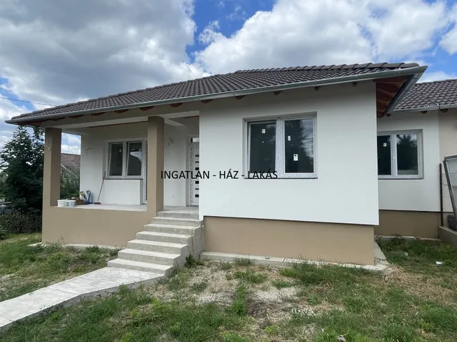 Eladó ház Csörög 106 nm