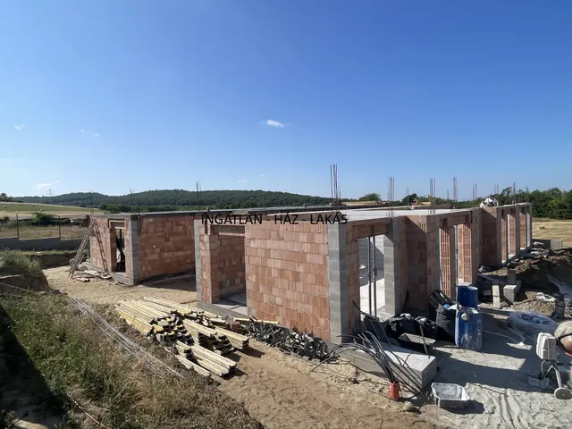 Eladó lakás Mogyoród 45 nm