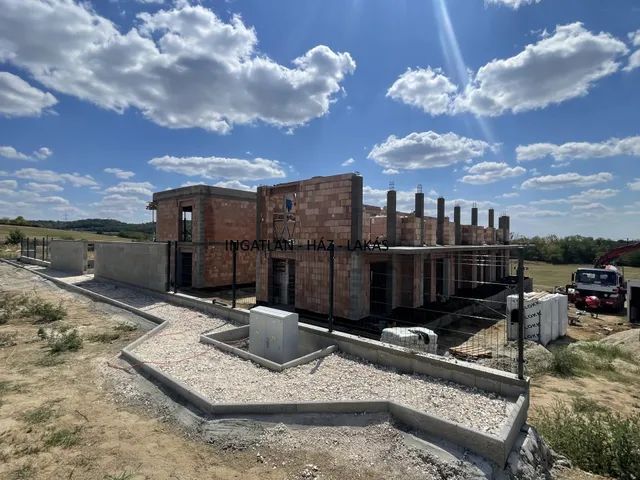 Eladó lakás Mogyoród 45 nm