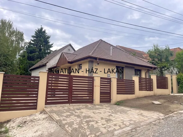 Eladó ház Pécel 83 nm
