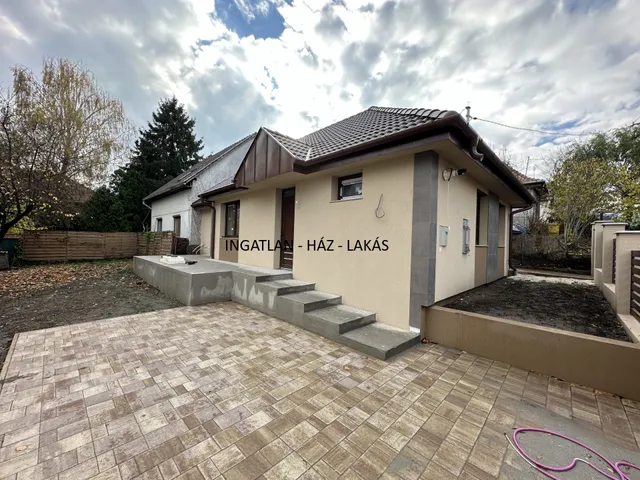 Eladó ház Pécel 83 nm