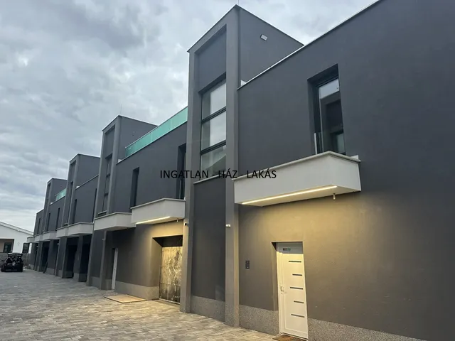 Eladó ház Mogyoród 152 nm