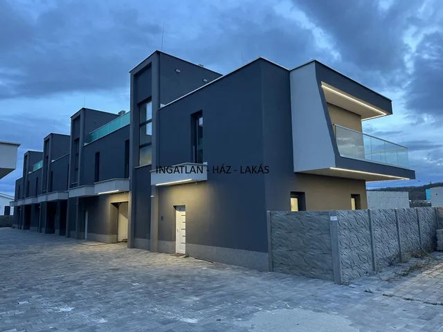 Eladó ház Mogyoród 152 nm