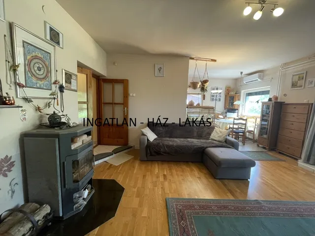 Kiadó ház Szada 159 nm