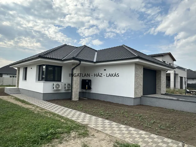 Eladó ház Nagytarcsa 145 nm